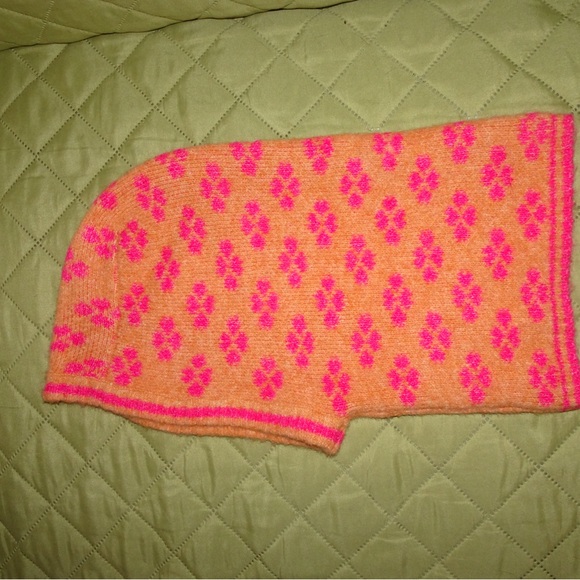 NEW never used BAKLAVA for WINTER or any outfit looking for a pop of color - Picture 2 of 4